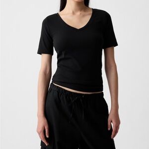 GAP Modern V Neck T-Shirt Black Small